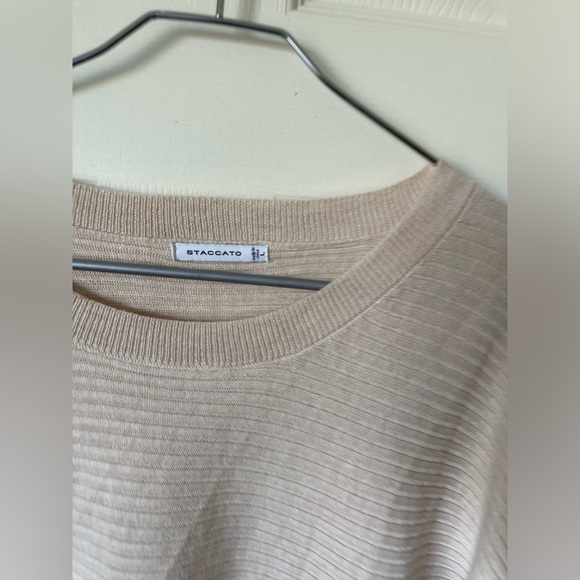 STACCATO Tan Large Ribbed Top. - Picture 3 of 7
